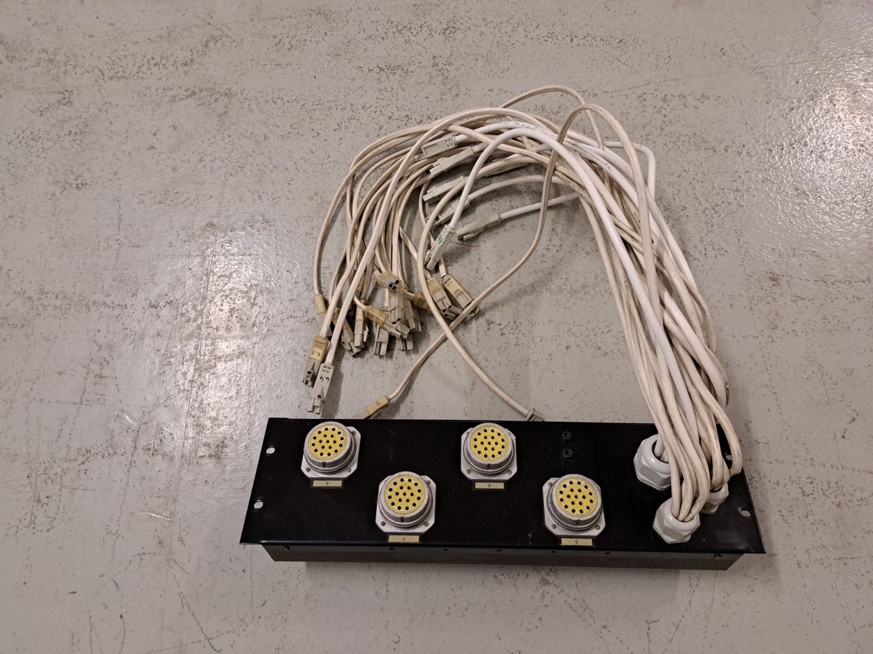 Alimentazione elettrica: Patchfeld 3 HE Socapex auf Wieland – Usato da Embrach venduto da lichttechnik 2