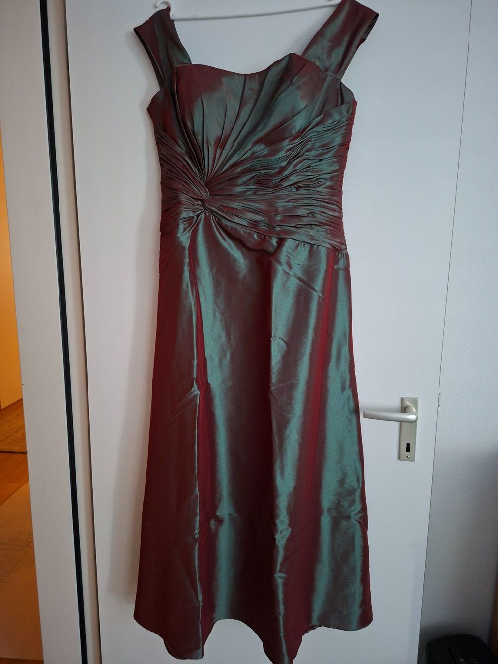 Vestiti: Abendkleid Grösse 46 – Usato da Adlikon b.Regensdf venduto da Agapimu65