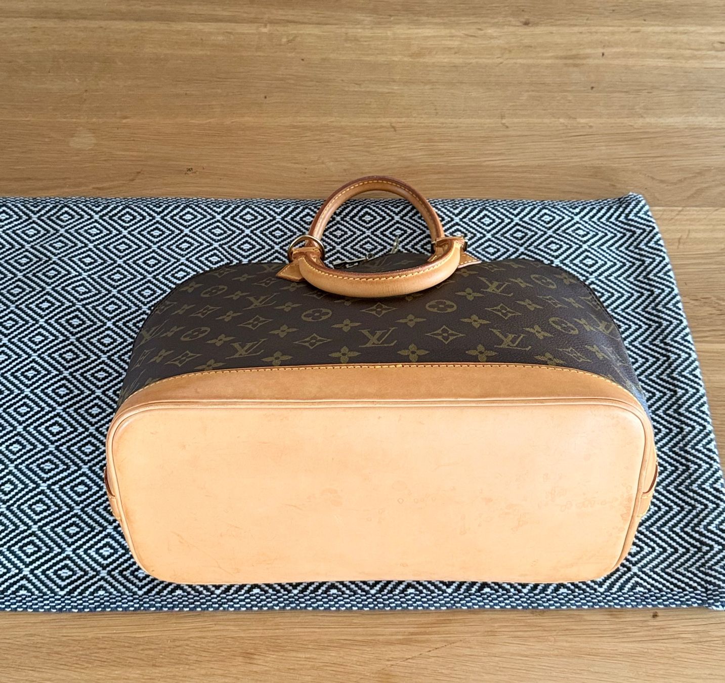 Louis Vuitton Taschen für Damen: Louis Vuitton Alma PM – Gebraucht aus Reinach AG von BisMad3 7