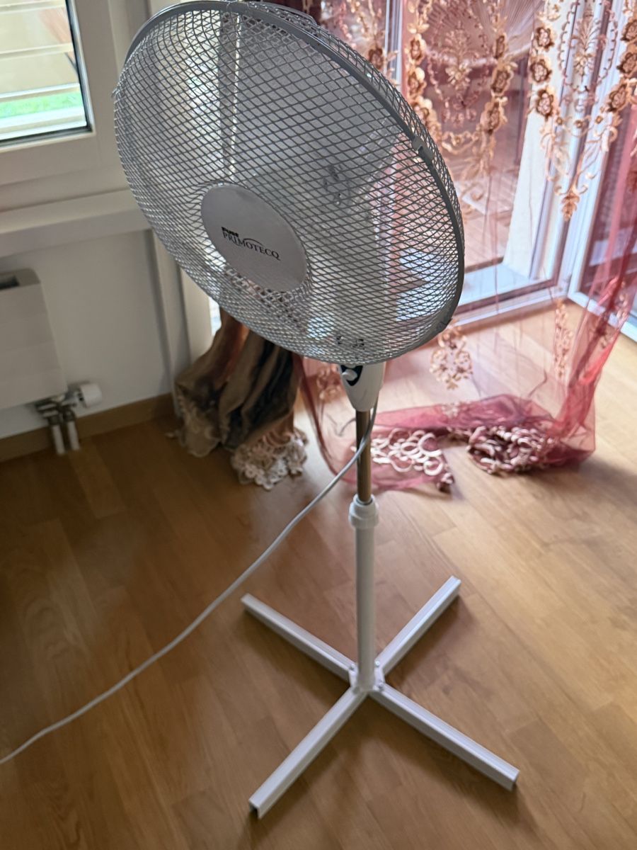 Primotecq Ventilatori: Standventilator PRIMOTECQ weiss guter Zustand – Usato da Dällikon venduto da NazmiB 1