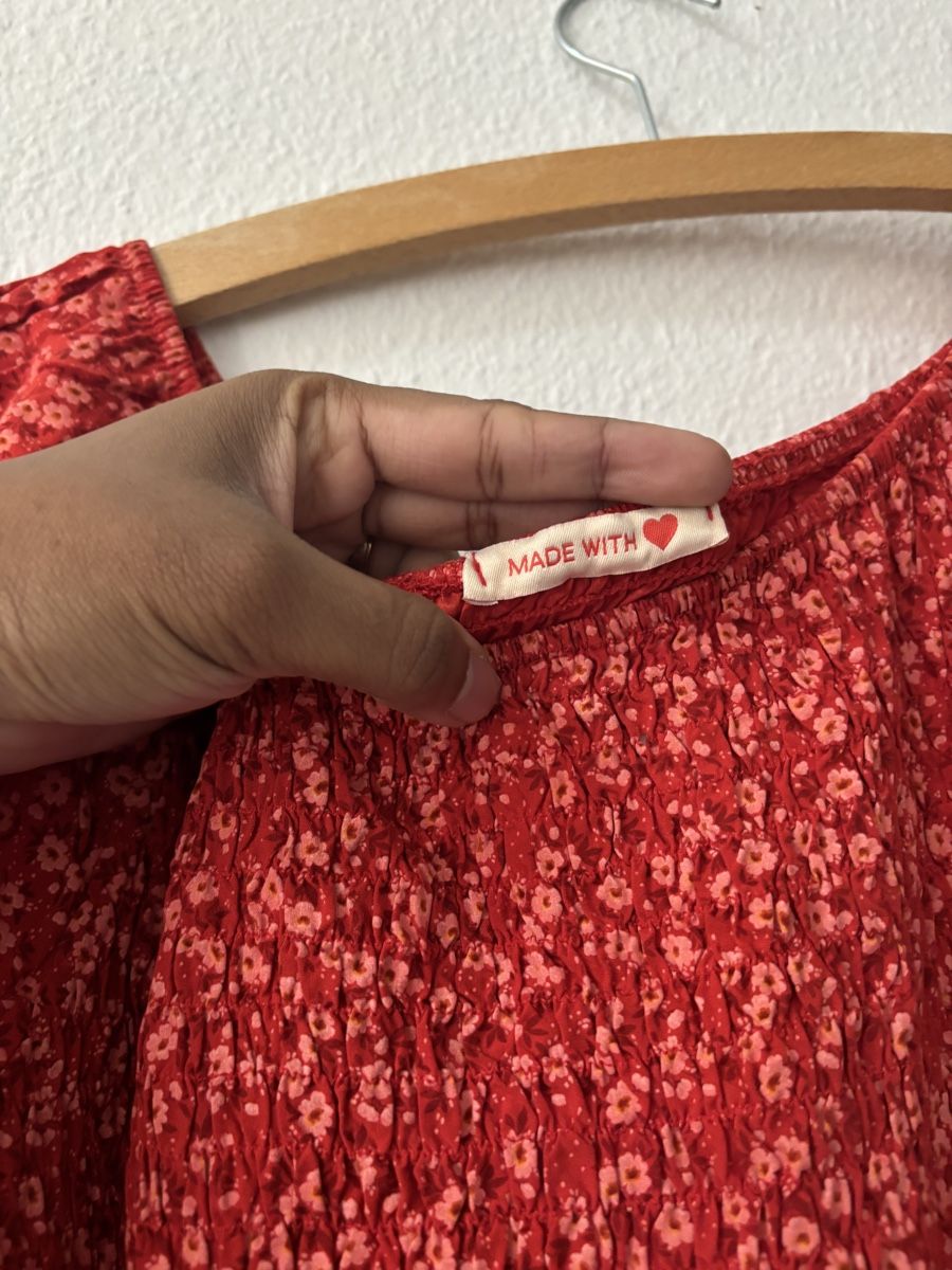 Vestiti: Rotes Blumenkleid, Größe M. Mit Puffärmel – Nuovo (secondo la descrizione) da Langenthal venduto da rob_2kqd 1