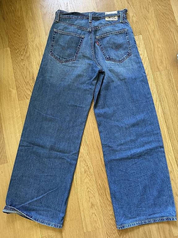 Levi's Jeans: Lévis xl straight 26 – Usato da Pully venduto da tarra26 2