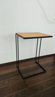Edeler Bestelltisch (Schwarzes Metallgestell + Holzplatte)