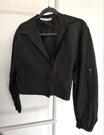 Zara cropped utility-style shirt/jacket – black Grösse S