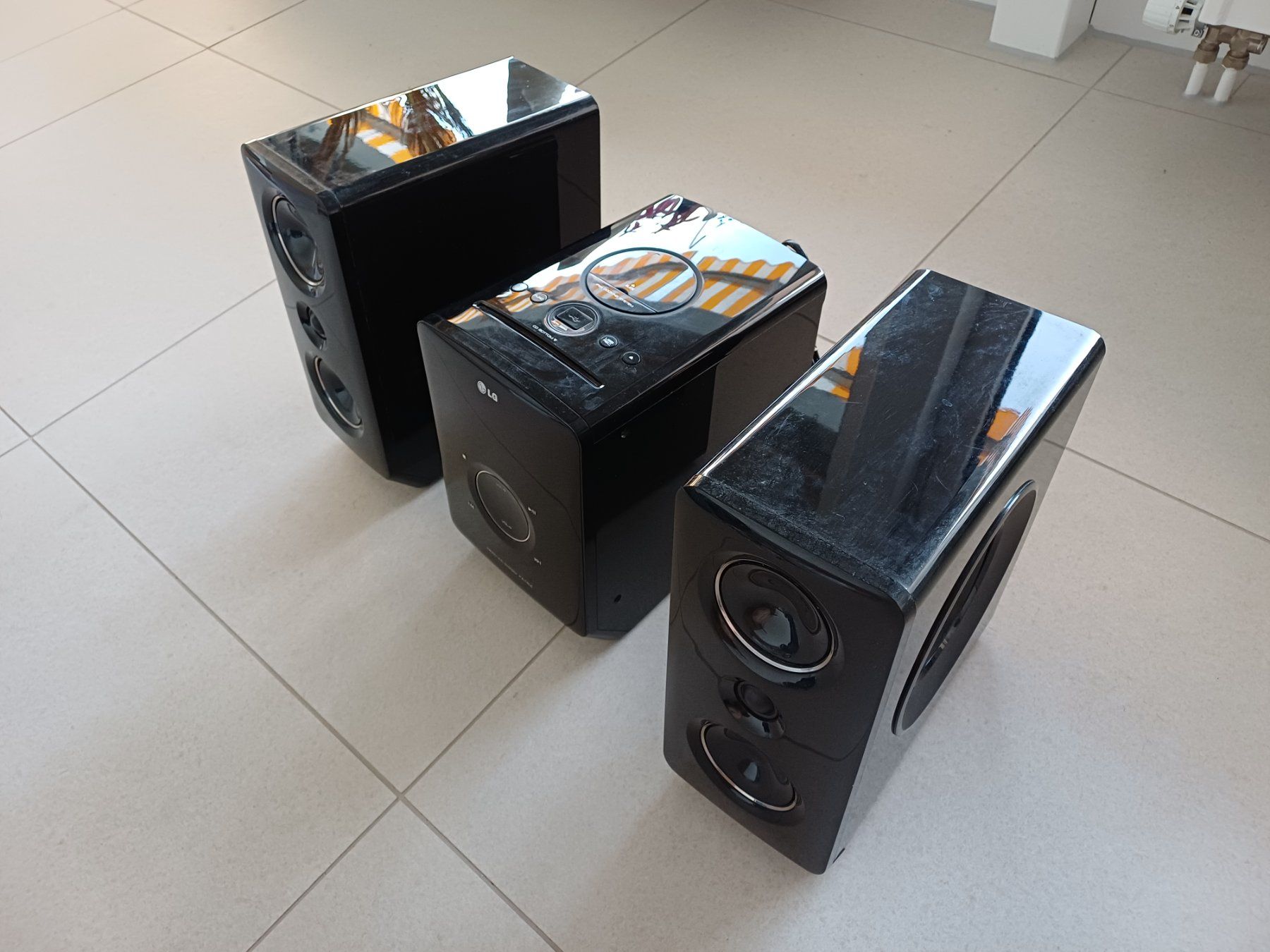 LG Systèmes audio & multimédias: LG Hi-Fi System – D'occasion à Olten par stu10737 1