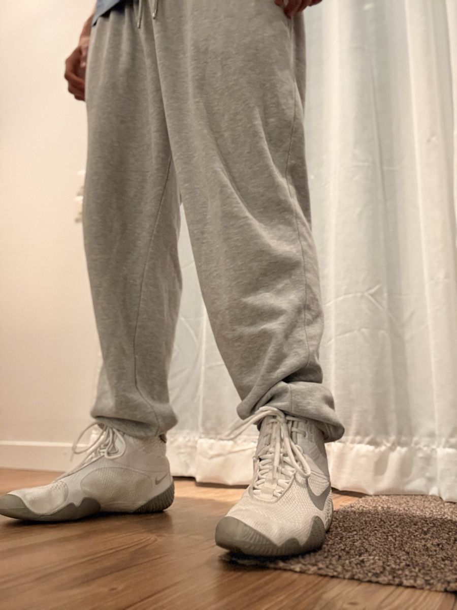 Nike Chaussures hommes: Nike Tawa Grey – D'occasion à Seengen par Matrix2020