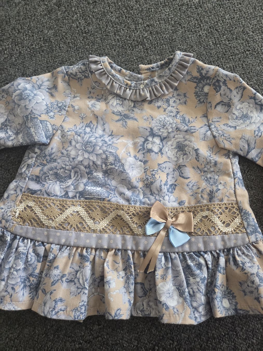 Kleiderpakete & -sets: Paar Baby-Sets, Grösse 6 Monate – Neu (gemäss Beschreibung) aus Schöfflisdorf von nun_zr8r 1