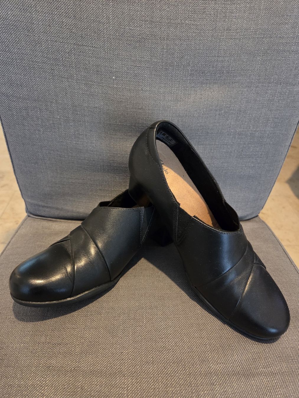 Clarks Scarpe da donna: Clarks Rosalyn Adele Mocassin – Usato da Zürich venduto da adibloech 1