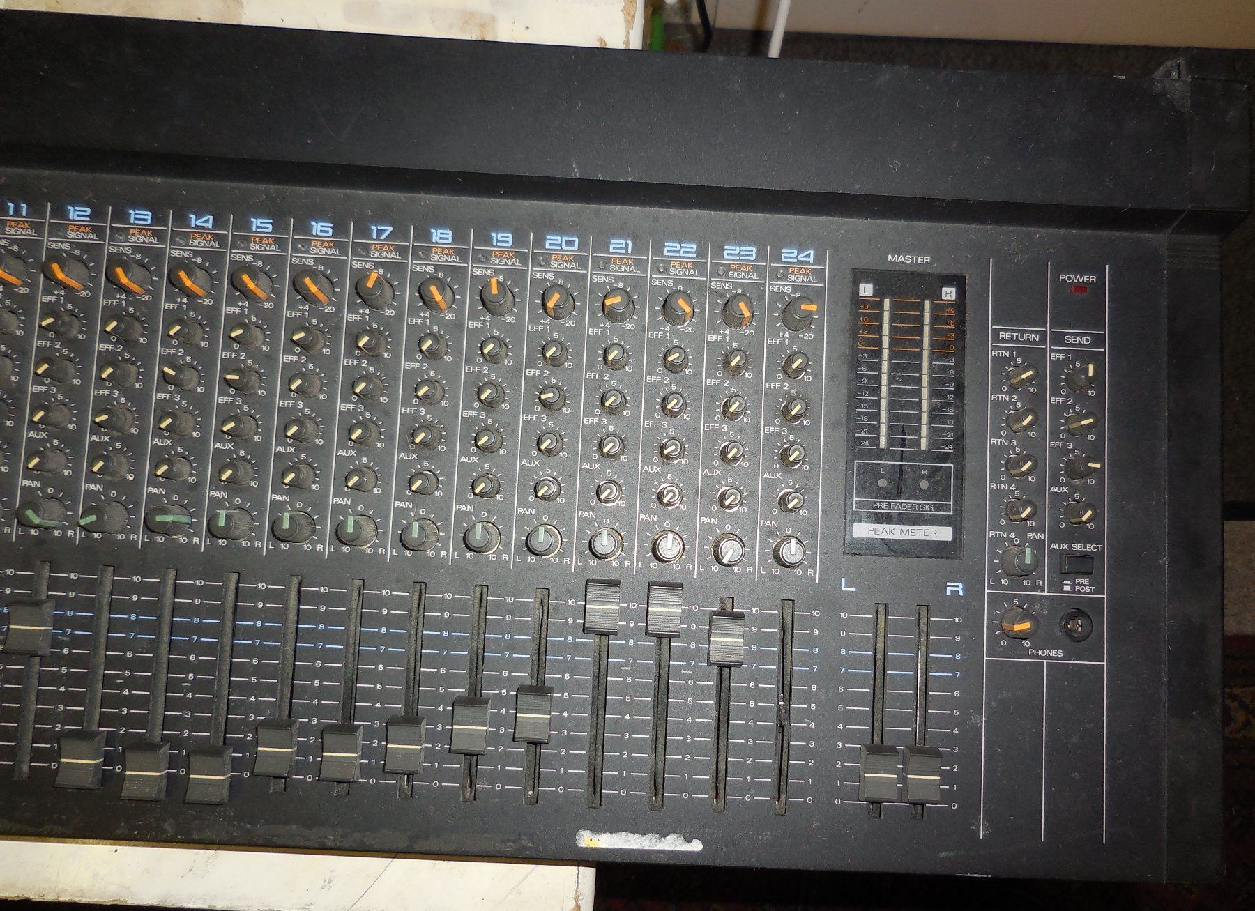 Roland Console di mixaggio: Roland M-240 Line-Mixer – Usato da Männedorf venduto da livesteam 2
