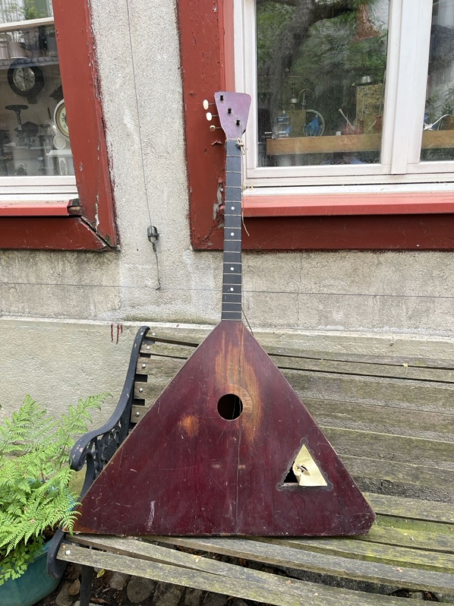 Strumenti musicali: Balalayka Bass – Usato da Basel venduto da tiges-21