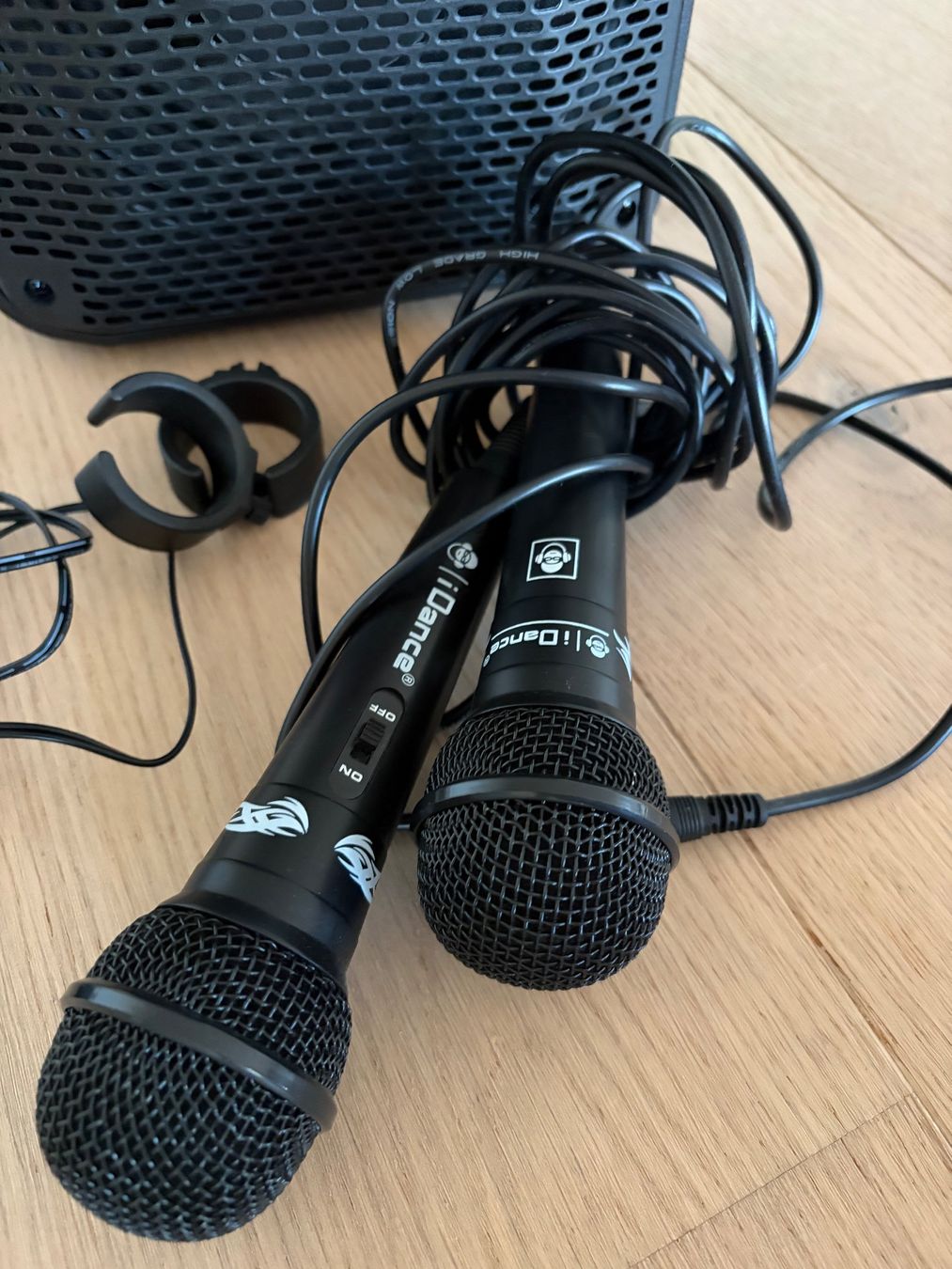 Giocattoli: iDance Karaoke System mit Disco Kugel und 2 Mikrofonen – Nuovo (secondo la descrizione) da Zürich venduto da Manuelz2017 2