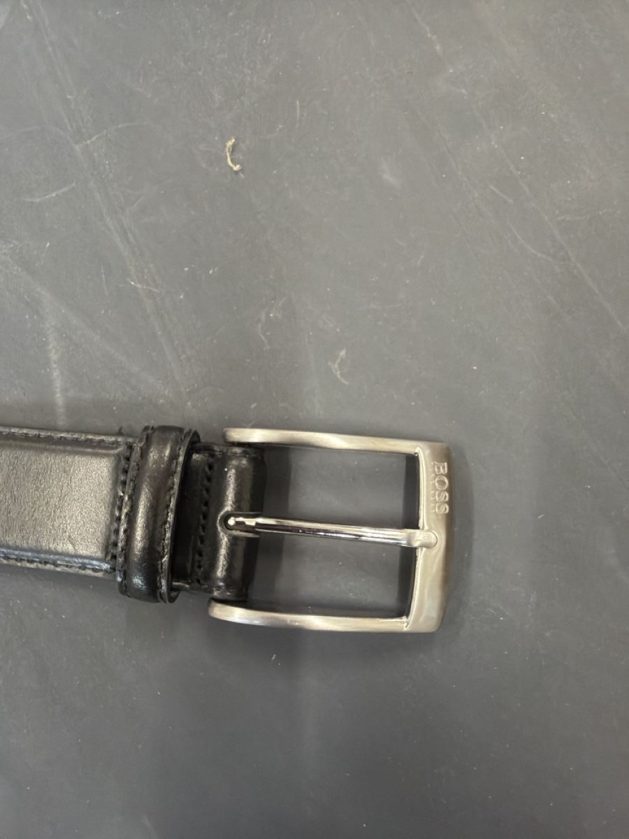 Hugo Boss Cinture: Hugo Boss Gürtel – Usato da Waldenburg venduto da umu_g6sq 1