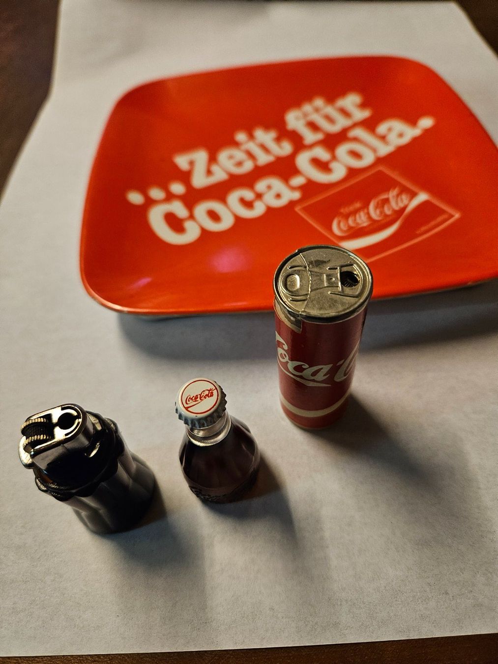 Piatti di portata: Plateau Coca-Cola et briquets – Usato da St-Barthélemy VD venduto da meal83 2