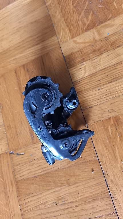Pezzi di ricambio: Dérailleur arrière SRAM red 10 vitesses – Usato da Lausanne venduto da Yassinech