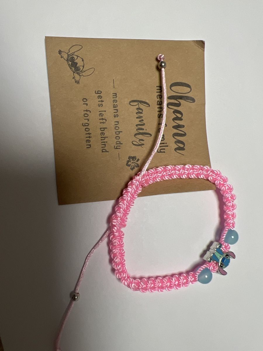 Bracelets: Bracelet rose  Stitch, – Neuf avec emballage d'origine à Chenens par anasantos90 4