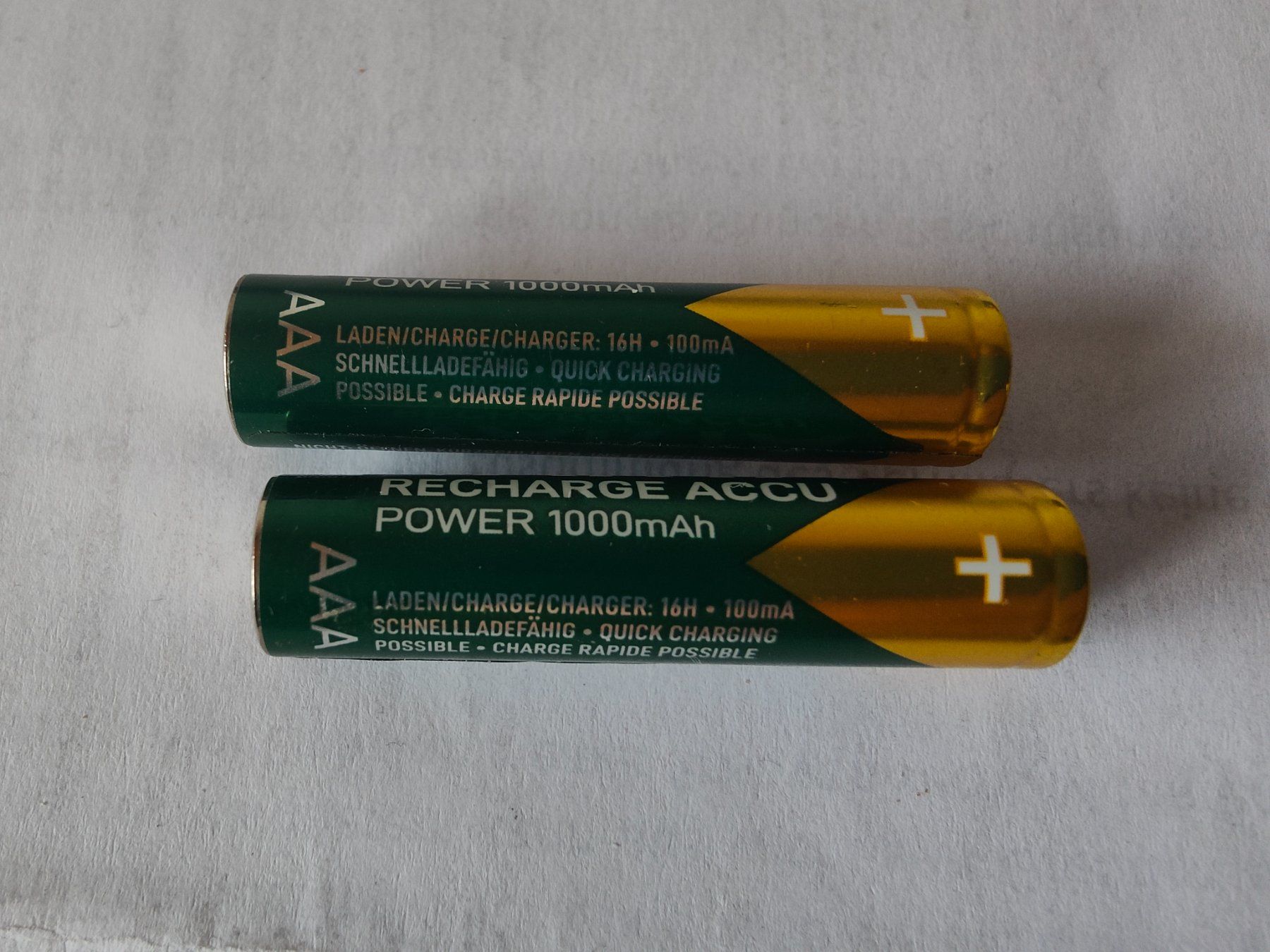 Varta Batterie: 2x AAA wiederaufladbare Batterien von Varta – Usato da Adelboden venduto da rol_4zgi 1