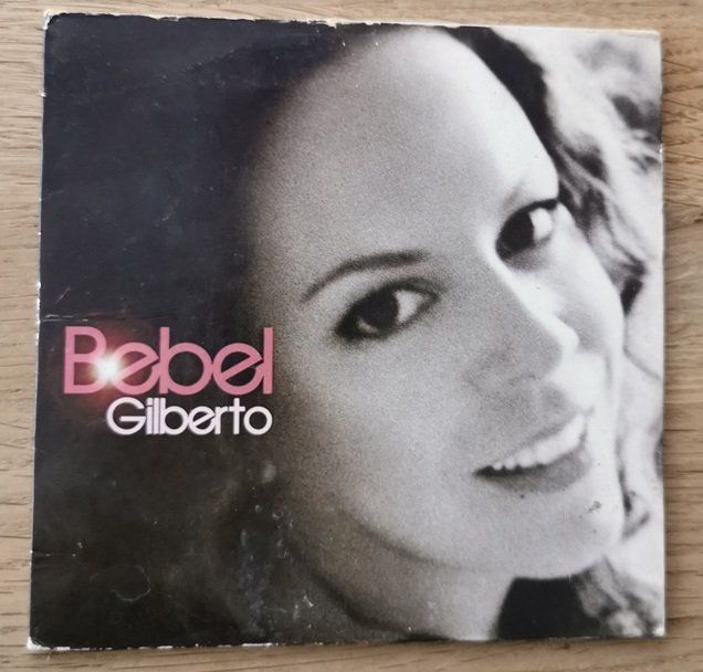 CDs: Bebel Gilberto – Bebel Gilberto  (CD) – Gebraucht aus Wilen b. Wollerau von morethanmusic