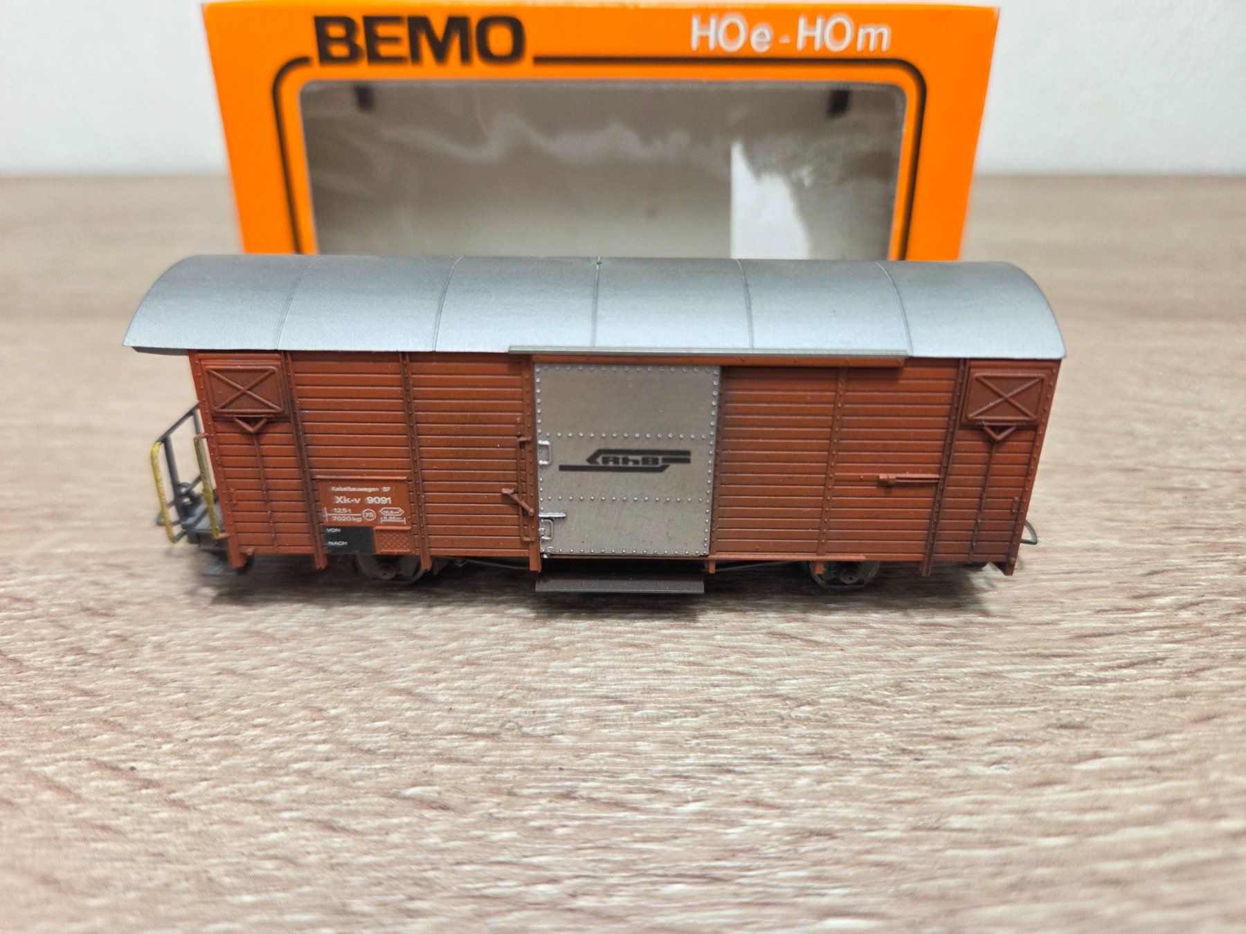 Bemo Modellini di ferrovie: Bemo 2261 Güterwagen RhB H0m – Usato da St-Aubin-Sauges venduto da Lo_Go