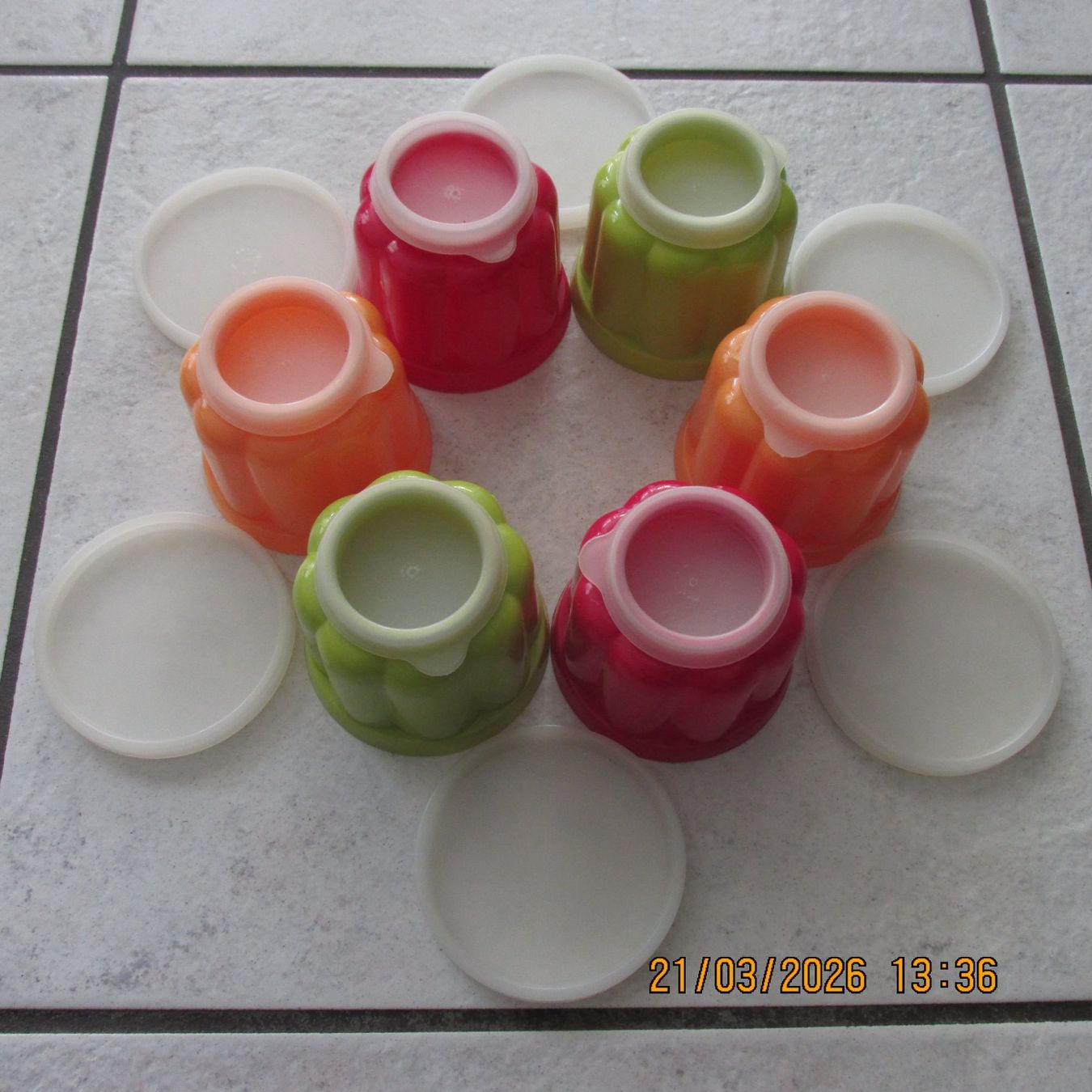 Contenitori & Simili: Dessertförmchen,Set 6 Stück, evt. Tupperware, Betty Bossi? – Usato da Galgenen venduto da Forflowers 1