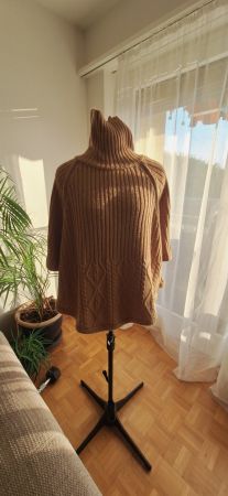 Damen Poncho Pullover beige Rollkragen gestrickt neuwertig