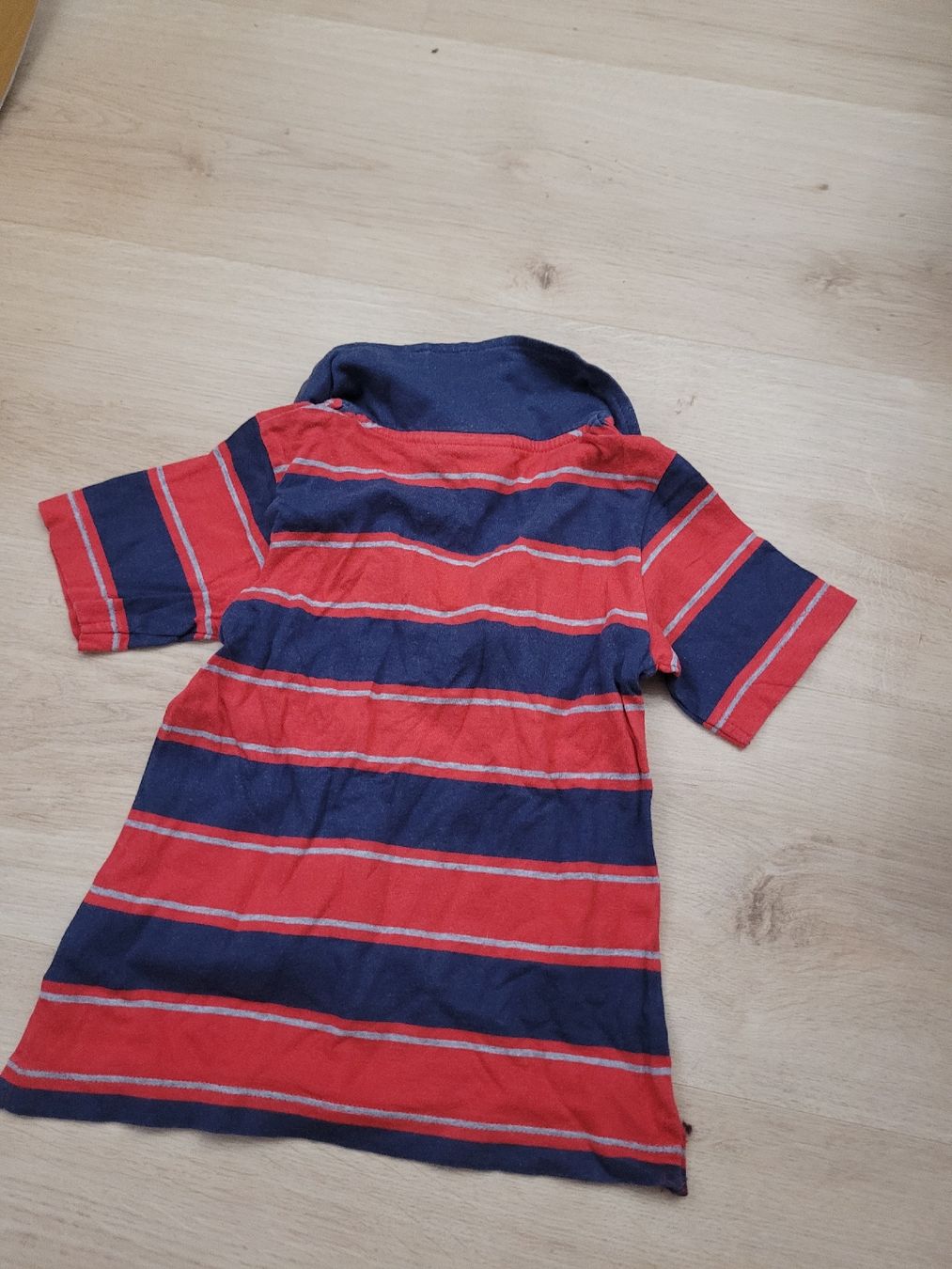 Chemises, T-shirts & Polos: t-shirt Gr. 98 – D'occasion à Lupsingen par sta_wgg5 3