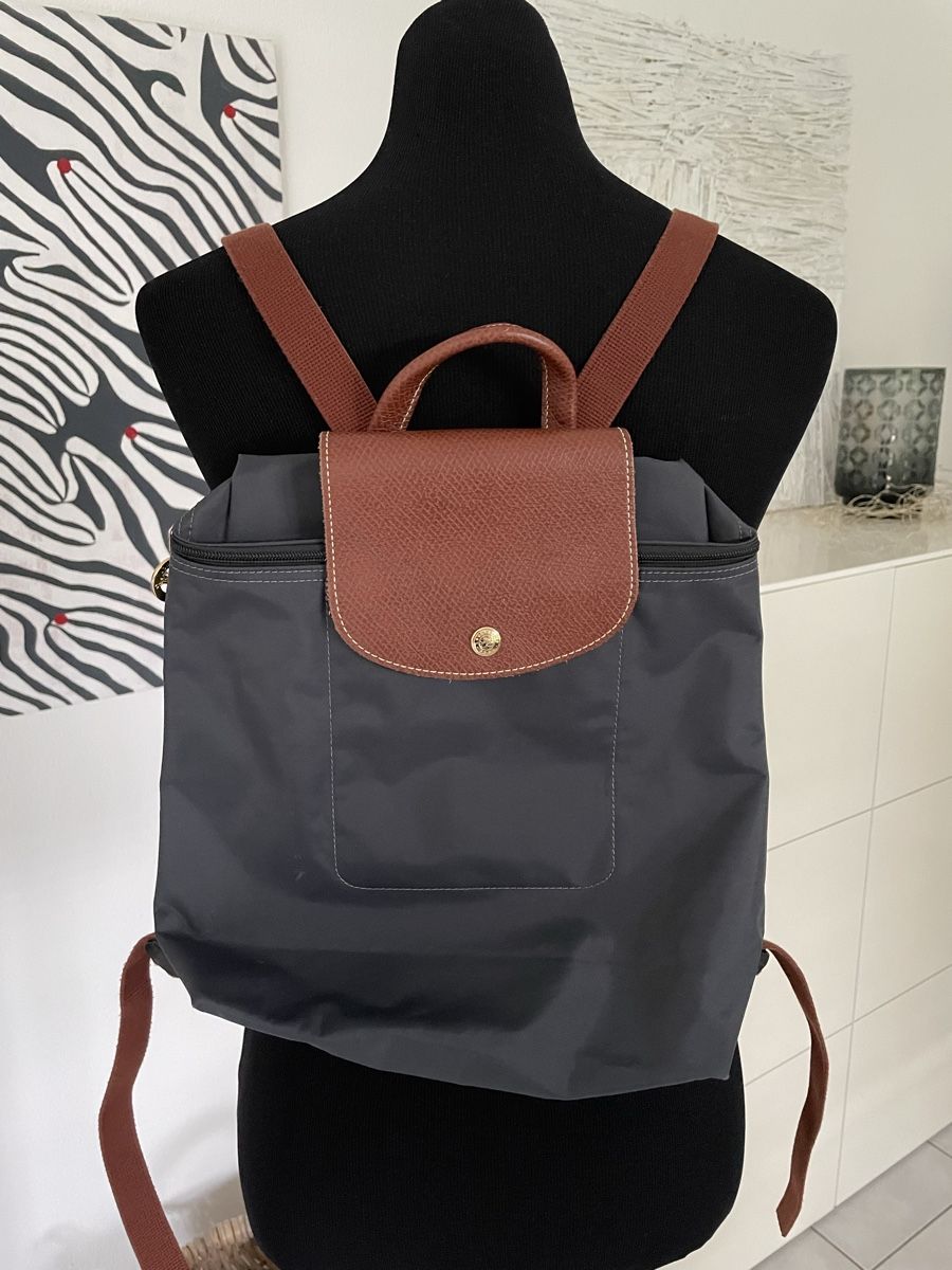 Longchamp Zaini: Longchamp Rucksack Le Pliage in grau – Usato da Frauenfeld venduto da annstella95