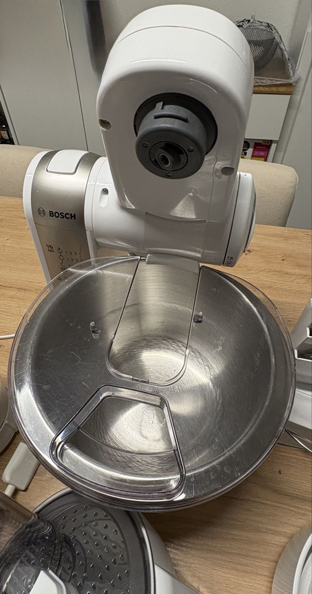 Bosch Appareils de cuisine: Bosch Küchenmaschine – D'occasion à Horw par oli_g65y 1
