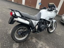 TRIUMPH Tiger 900