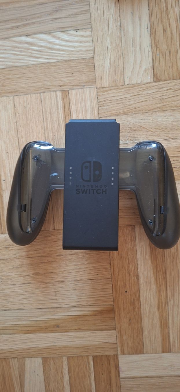 Nintendo Konsolen: 2 neuwertige Joy-Cons mit Aufladehalterung – Neu (gemäss Beschreibung) aus St. Gallen von samfuel 6