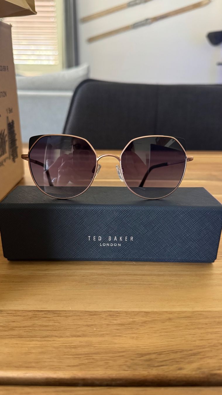 Brillen & Gläser: TED BAKER Sonnenbrille – Gebraucht aus Rothenthurm von Lynn_DM