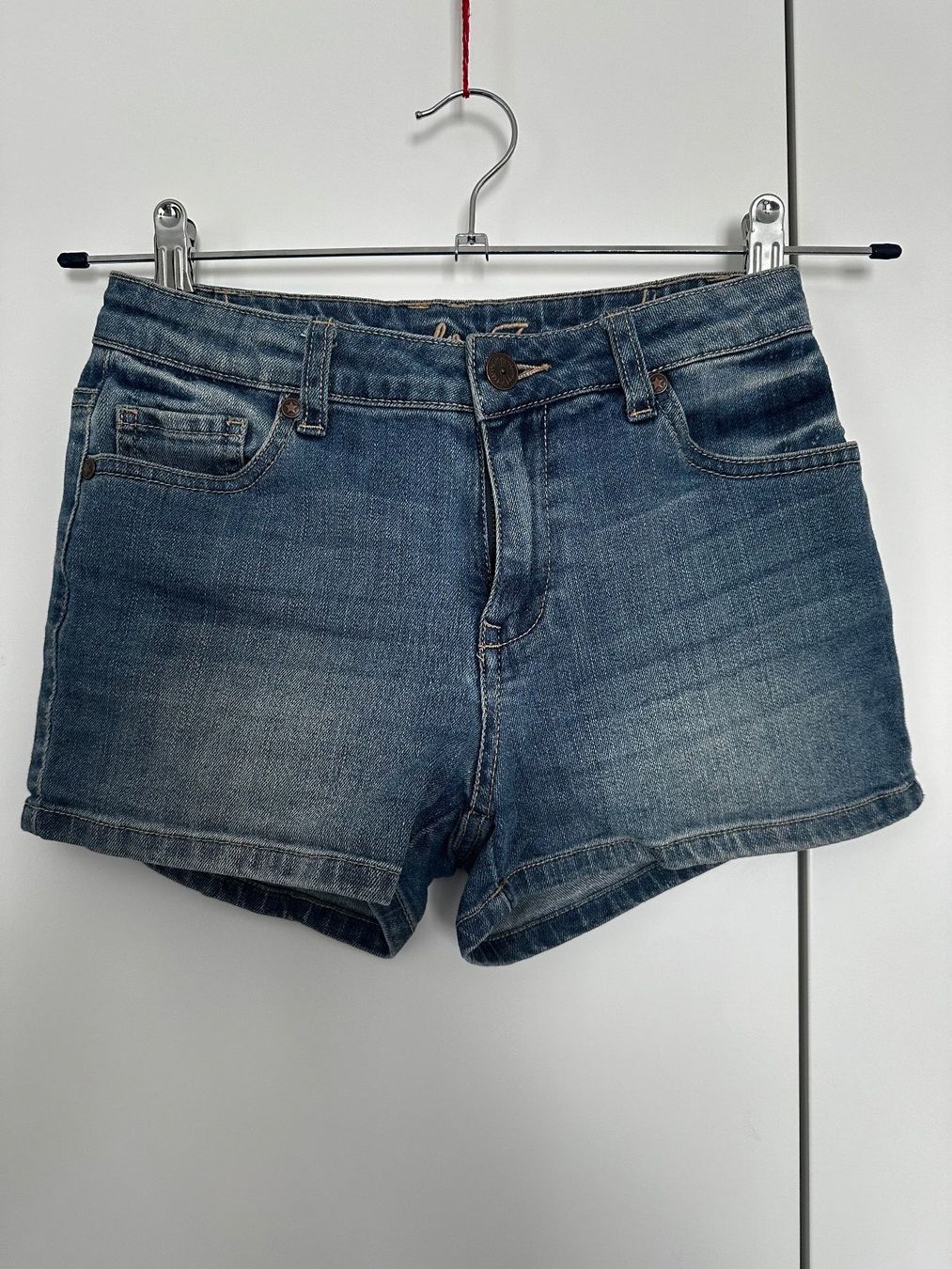 Pantaloni: Kurze Mädchen Jeanshose Grösse 152 – Usato da Wagenhausen venduto da vintagesecondhand