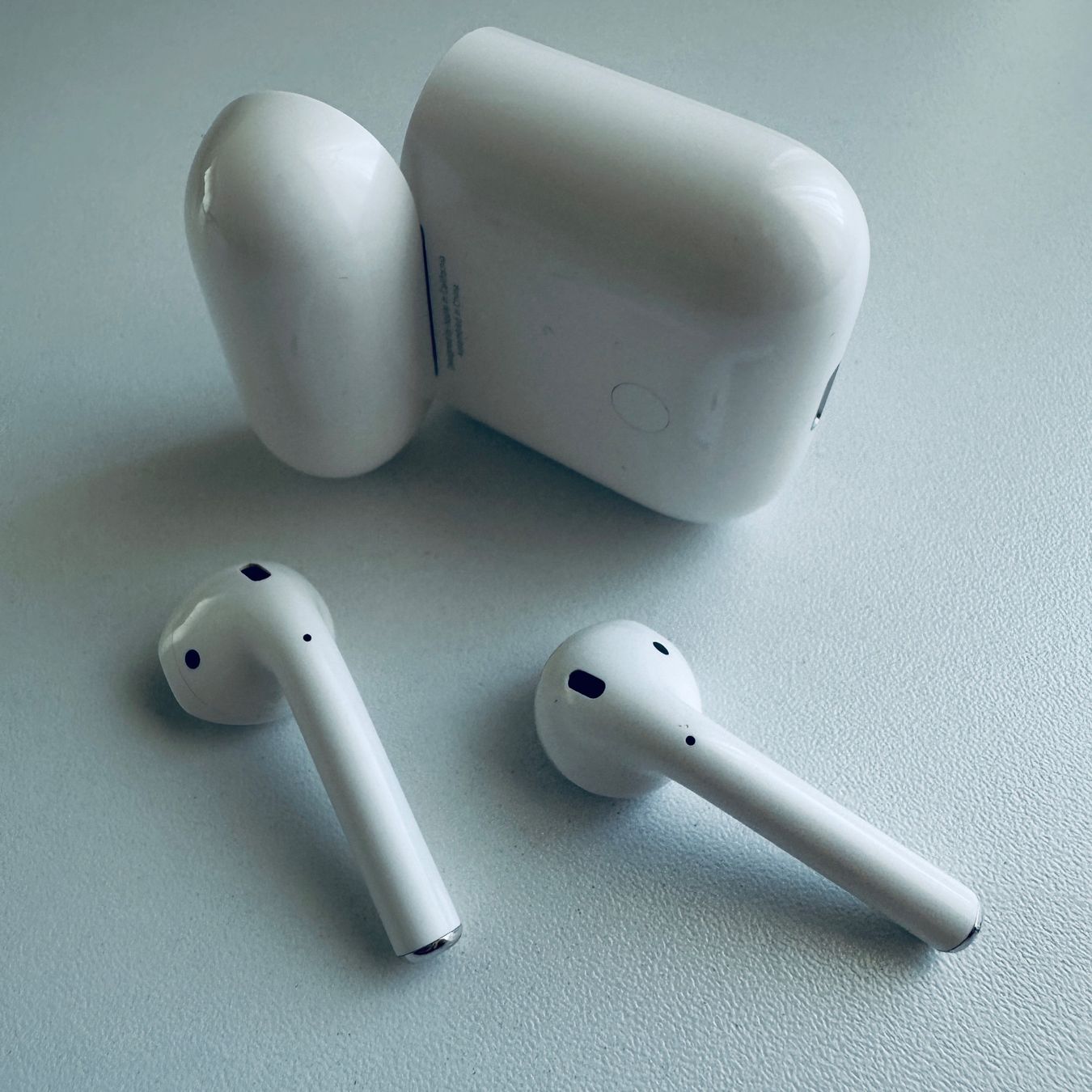 Apple Cuffie: Original Apple AirPods 2 Kopfhörer Wireless Lightning Kabel – Usato da Basel venduto da MY.AIRPODS.SHOP 4