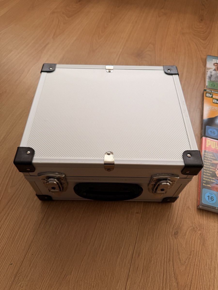 Alle DVDs: DVD & Blu-ray Sammlung - inkl. Aluminium Koffer – Gebraucht aus Kreuzlingen von TG-1 2