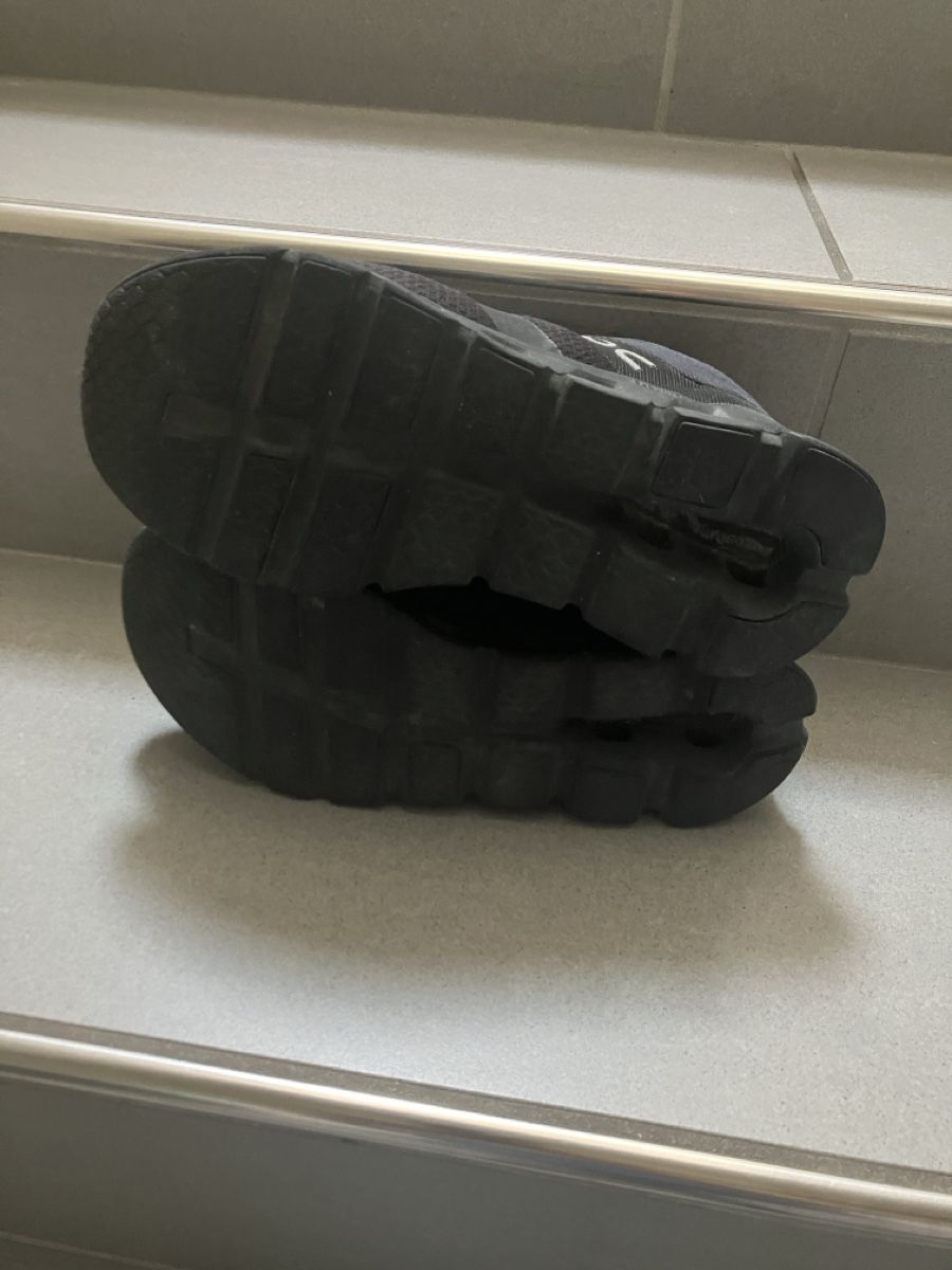 Herrenschuhe: ON Cloud Sneaker Gr.40,Versand – Gebraucht aus Rüdlingen von Schnoegli2007 1