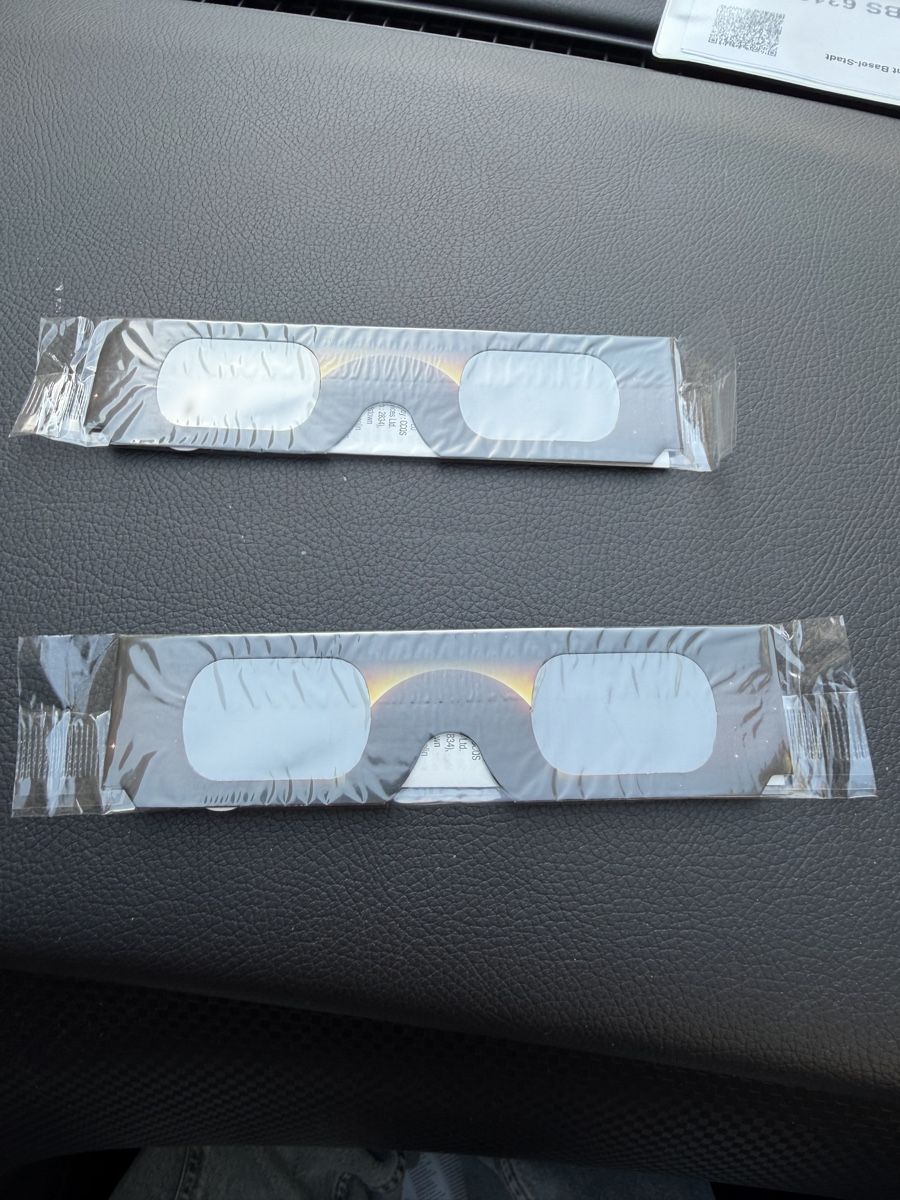 Brillen & Gläser: Sonnenfinsternis Brille – Neu und originalverpackt aus Basel von kur_y25t 4