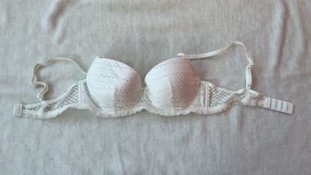 Soutien-gorge gorge en dentelle blanc, taille 75-80B