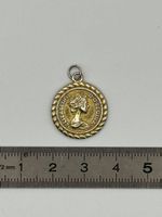 Eleganter Silber-Anhänger - Motiv St. Georg & Elizabeth II
