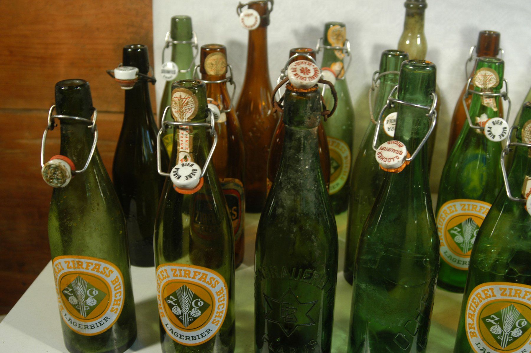 Gläser, Krüge & Flaschen: Bierflaschen Diverse – Gebraucht aus Herisau von Wisen 9