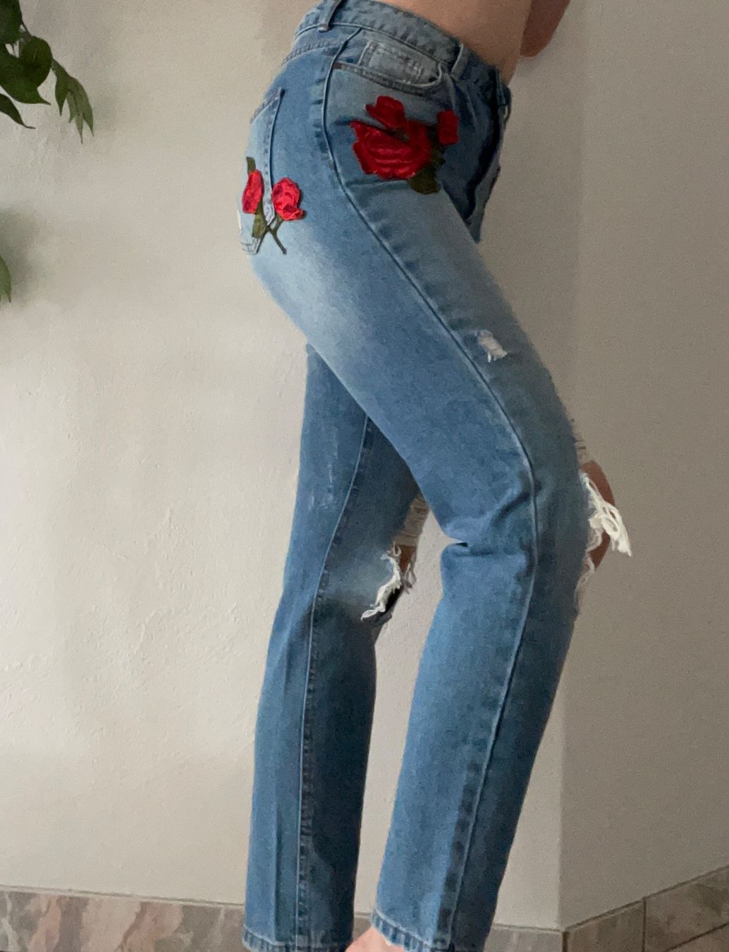 Hosen: Damen Denim oversized Jeans Hose mit Rosen – Gebraucht aus Galgenen von Miachelle 3
