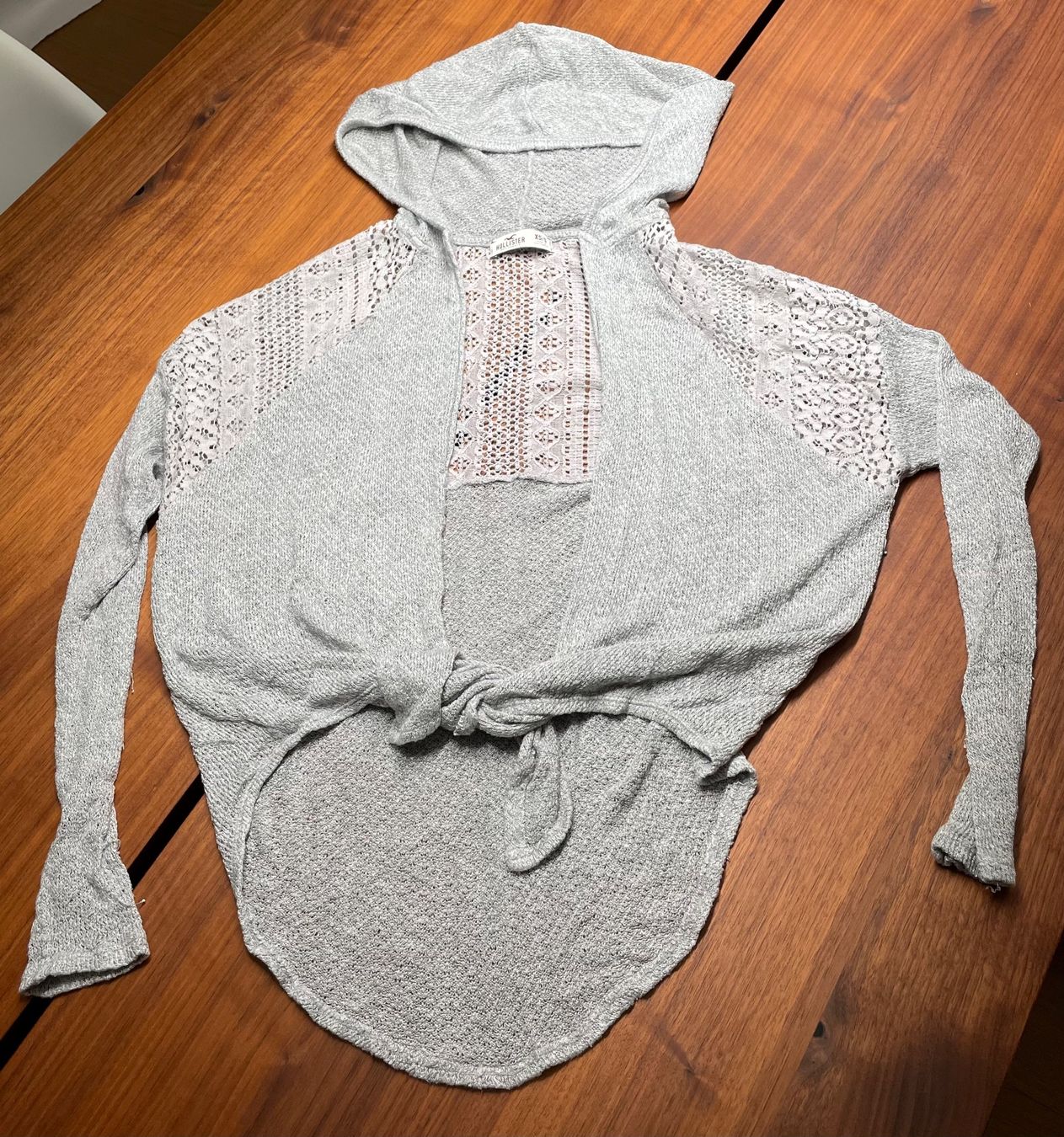 Boléros: Wickeljäckchen Hollister – Neuf (Voir description) à Gümligen par ani_c7v6