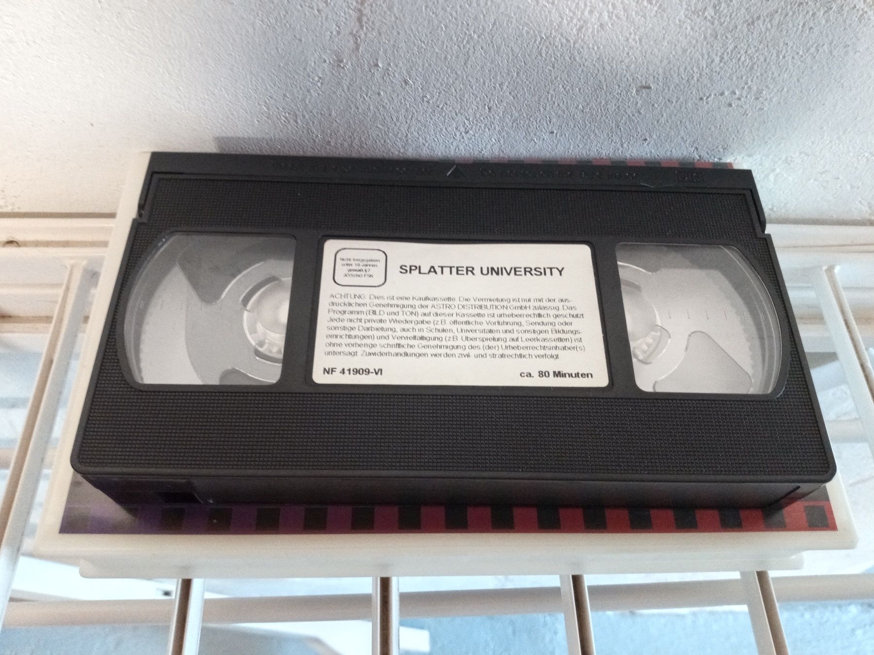 Tutti i VHS: VHS SPLATTER UNIVERSITY ASTRO VIDEO KULT HORROR SPLATTER – Usato da Brienz BE venduto da INTERNALFIRE 2