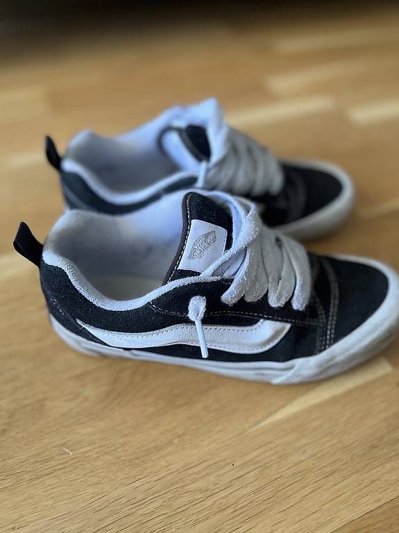 Scarpe per ragazzi: Vans Schuhe für Kinder – Usato da Zürich venduto da Dita06 1