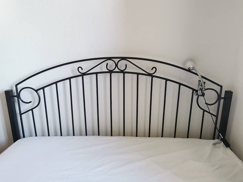 Lits: Bett/ Bettgestell 140x200 – D'occasion à Zürich par iwi_6py7 1