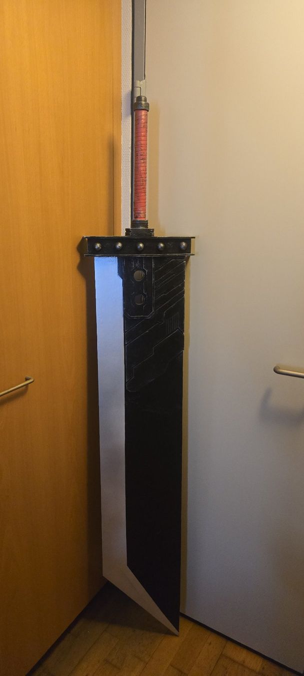 Sonstiges zum Sammeln & Seltenes: Buster Sword Replica Final Fantasy 7 – Gebraucht aus Schaffhausen von K.Ichimaru
