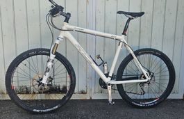 CH-Mountainbike PRICE - Shimano XT Komplett - Fox Federgabel