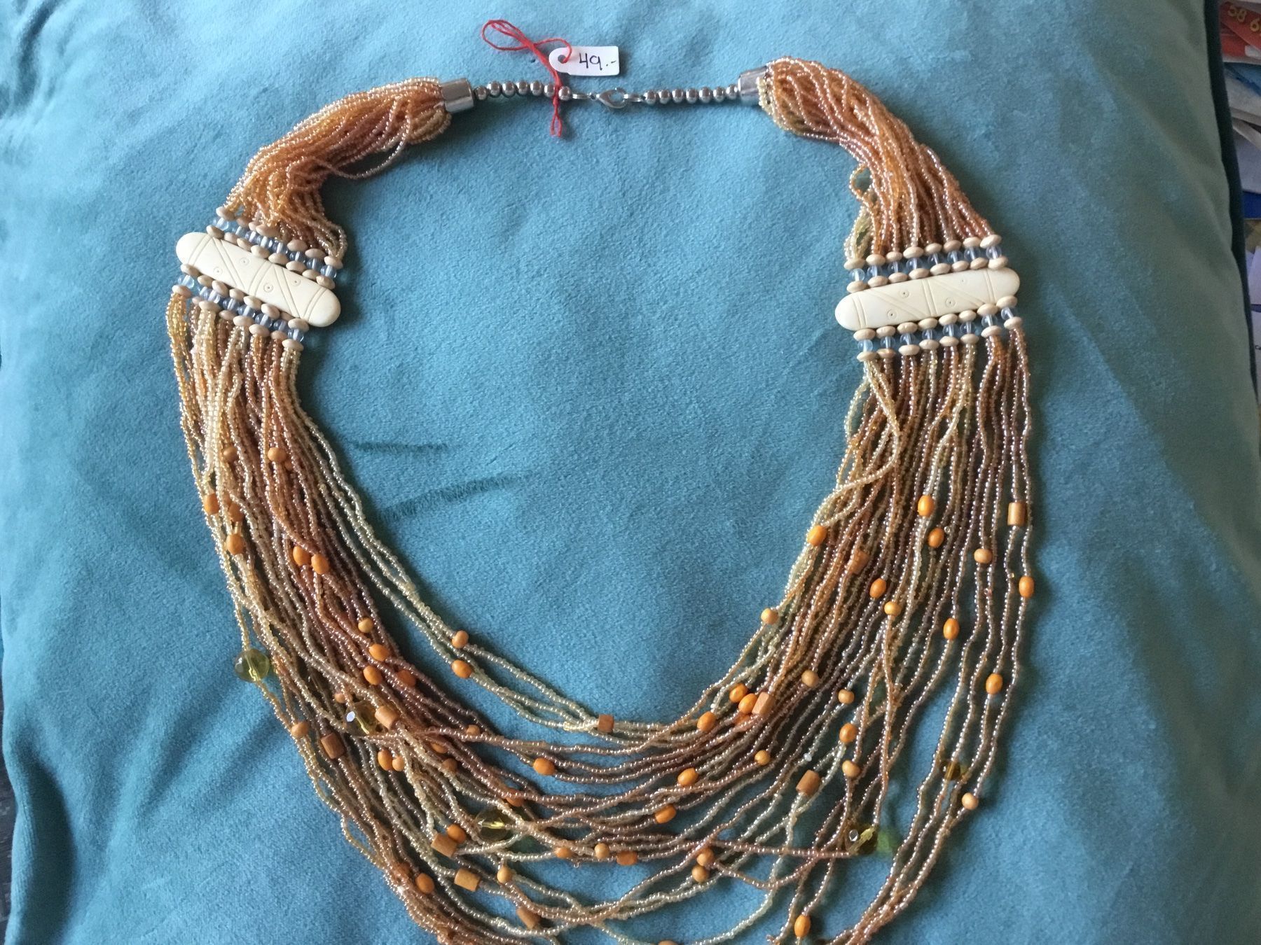 Catenine: Collier perles de verre multirangs stylé – Nuovo e nell'imballaggio originale da Le Landeron venduto da nic_8hd5