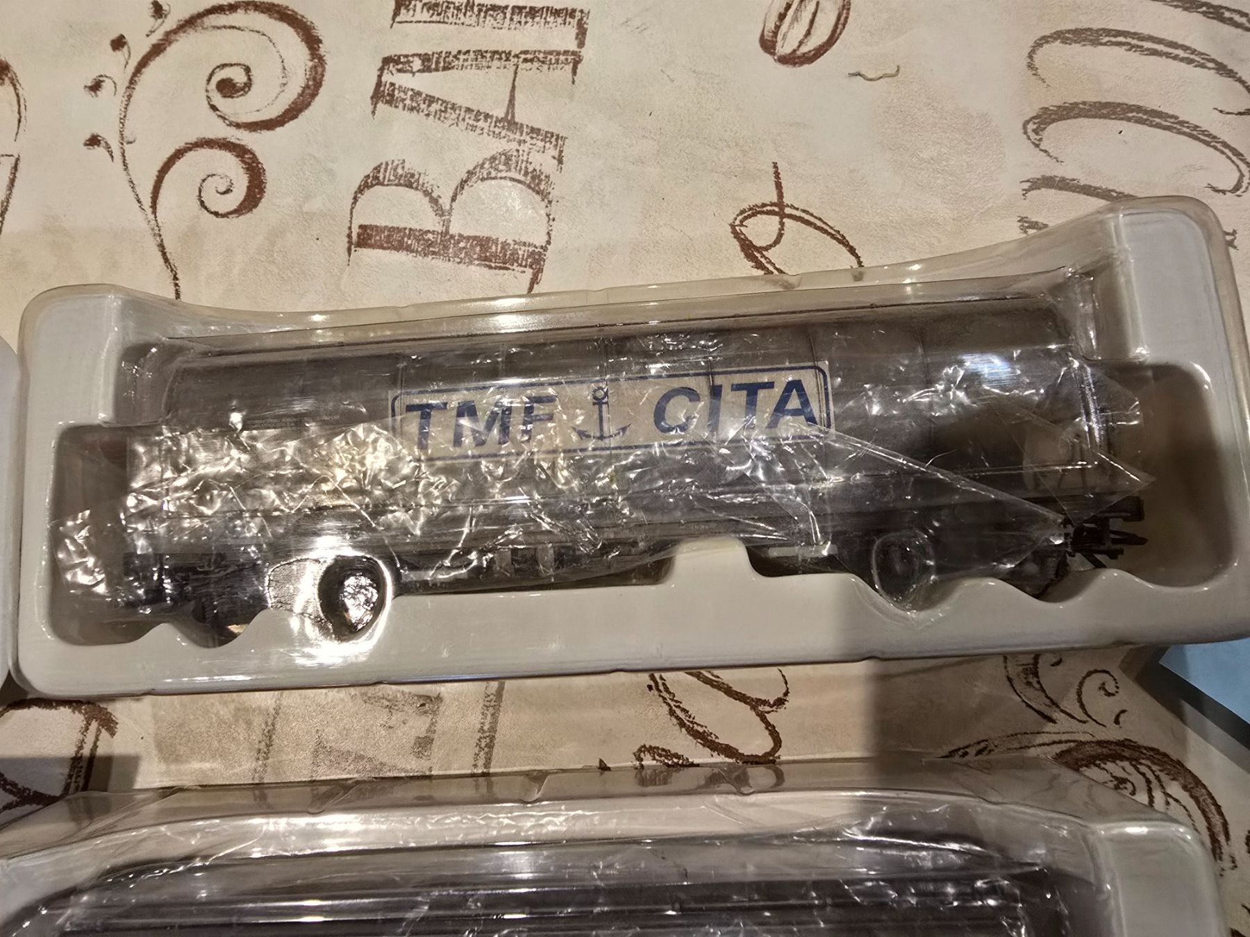 Märklin Modellini di ferrovie: MÄRKLIN 46327 H0 Set mit 2 Silowagen – Usato da Mauren TG venduto da Defrancesco 2