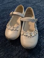 Weisse Schuhe mit Blumen, Grösse 30
