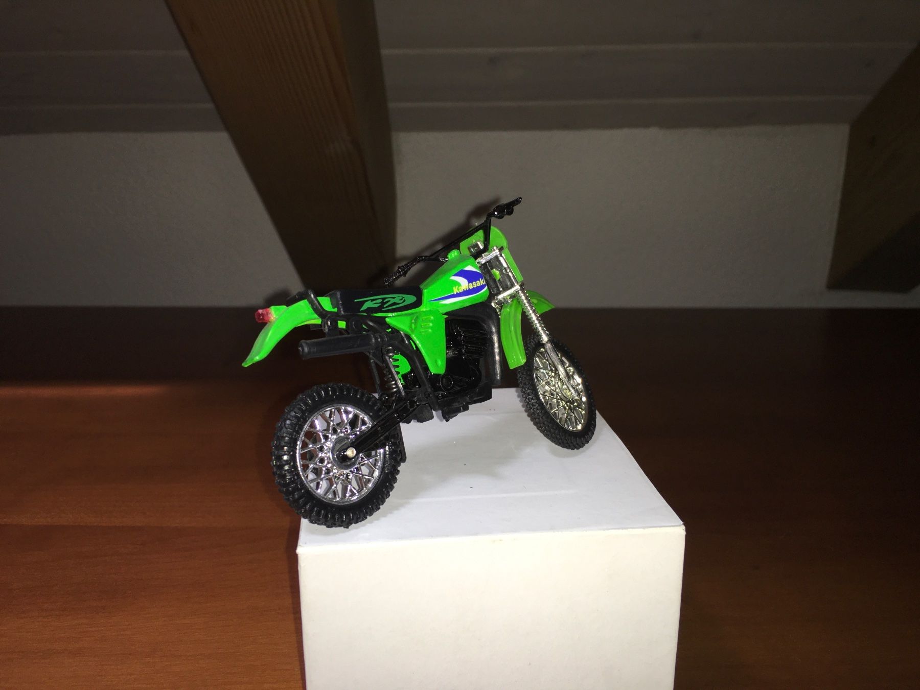 Maisto Modellautos: Kawasaki KDX 250 - 1/18 – Gebraucht aus Wohlen AG von PrivatSammlung 1