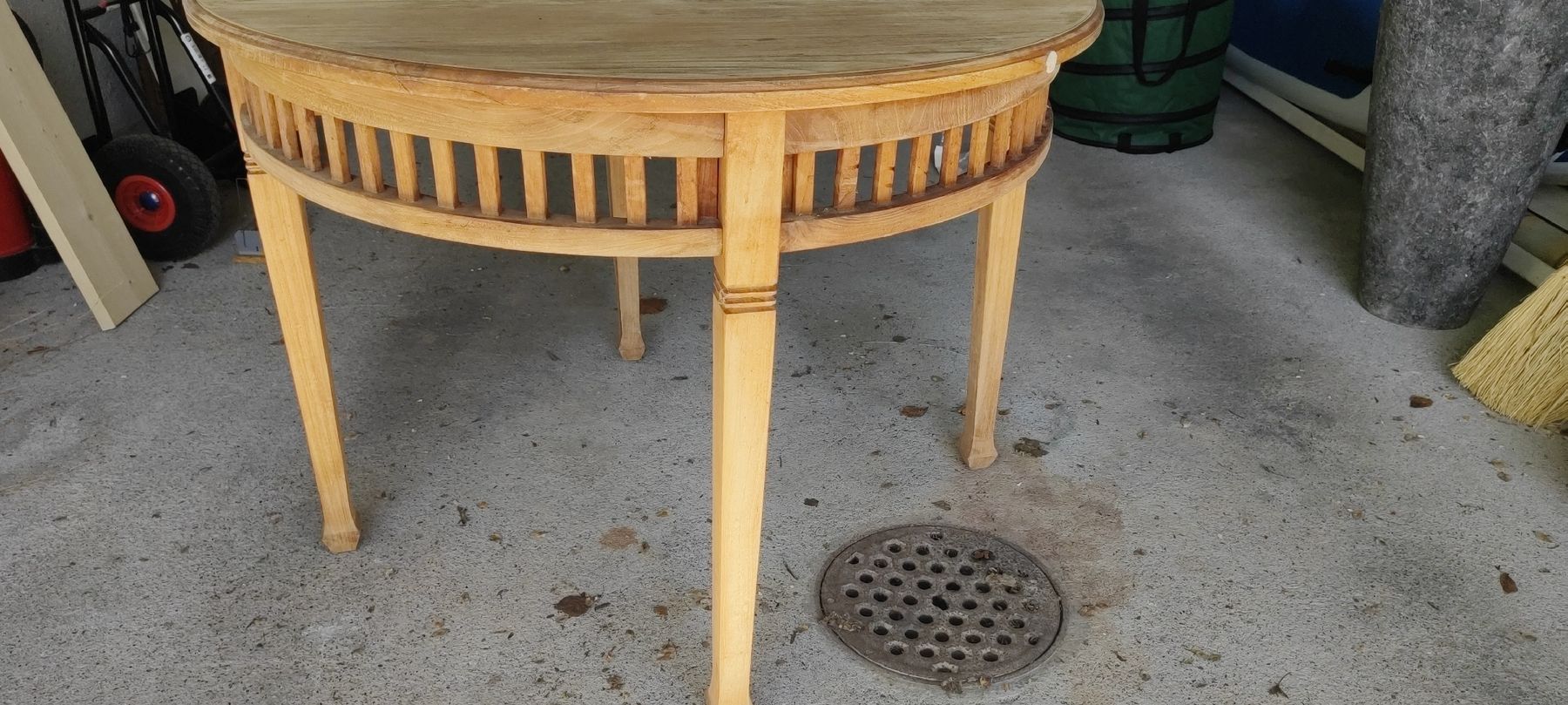 Tavoli: Teakholz Tisch rund im Kolonialstil – Usato da St.Gallenkappel venduto da lalique 1
